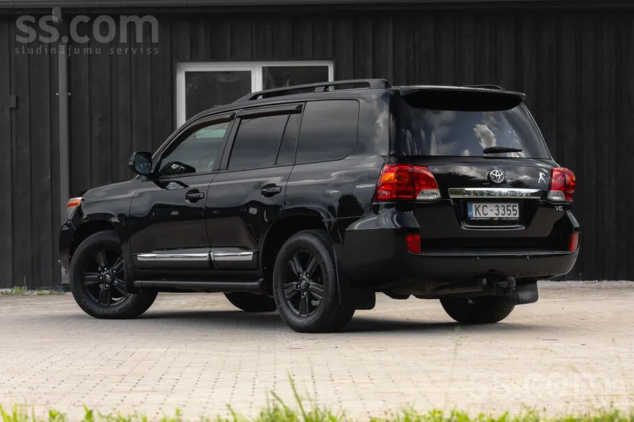 Toyota Land Cruiser 2013 photo 4