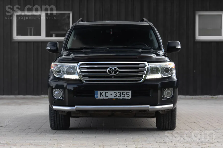 Toyota Land Cruiser 2013 photo 3
