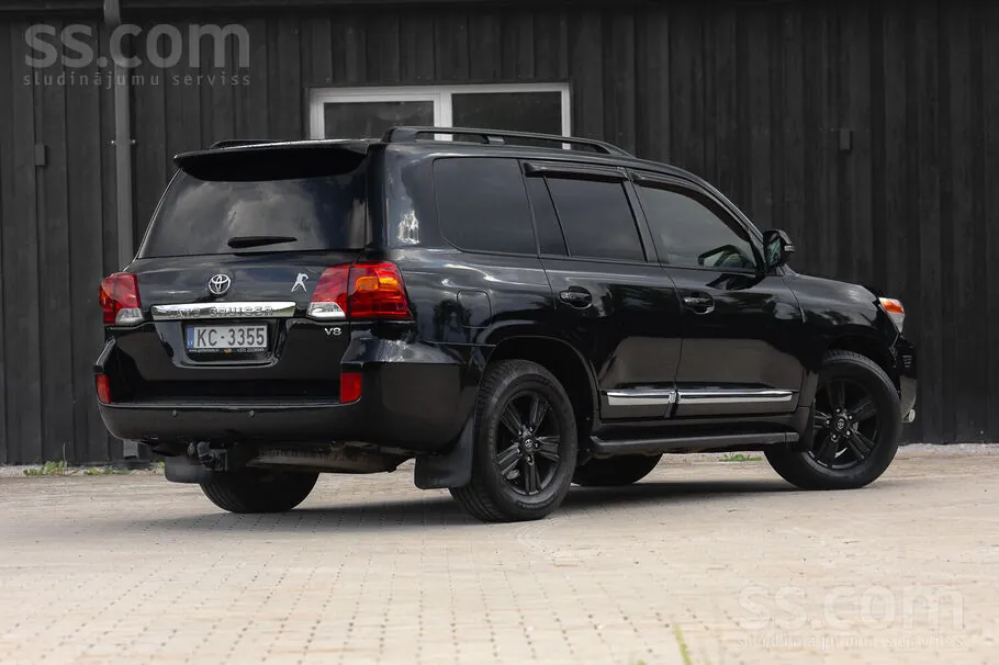 Toyota Land Cruiser 2013 photo 5