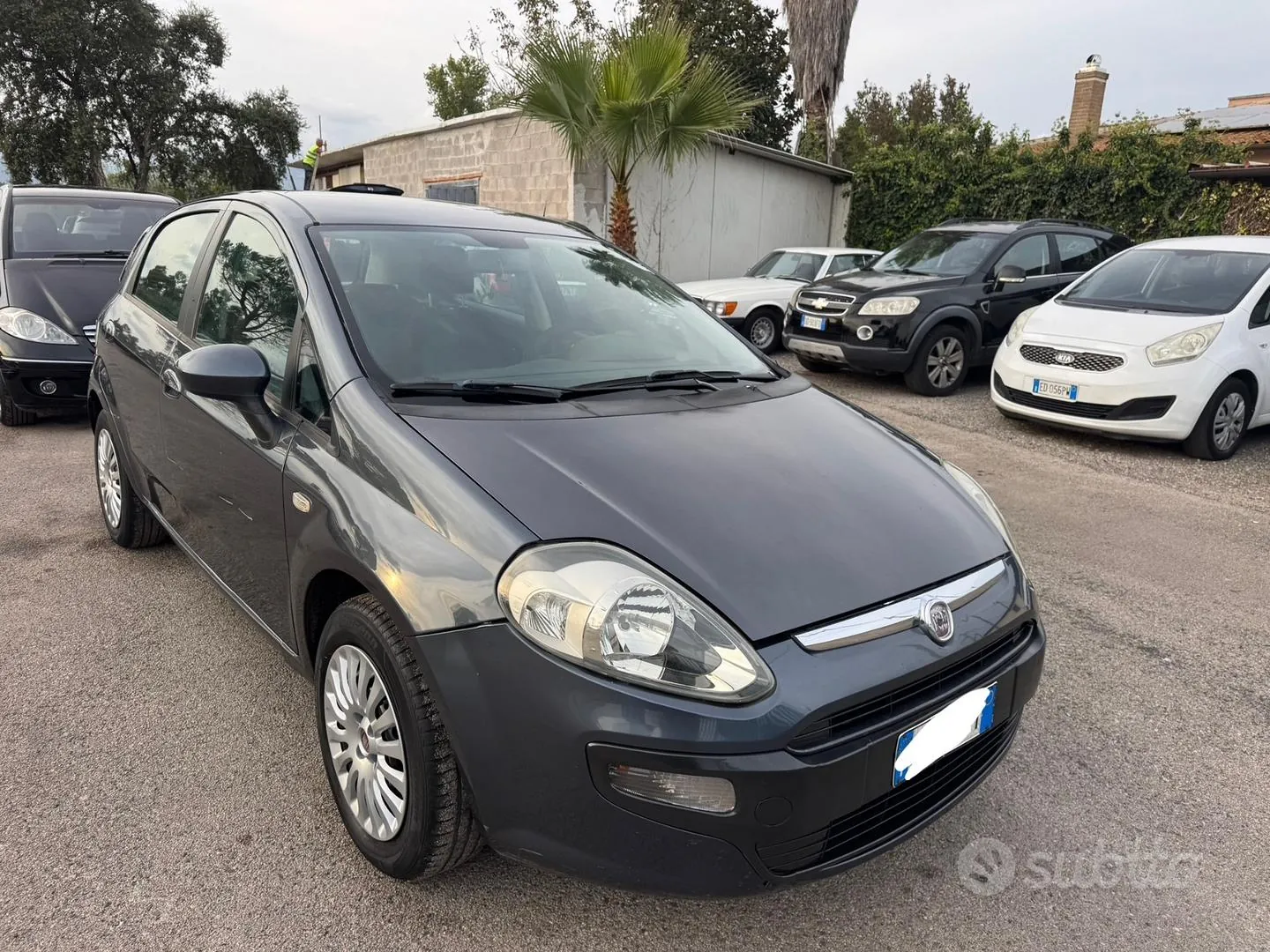 Fiat Punto 2011 photo 2