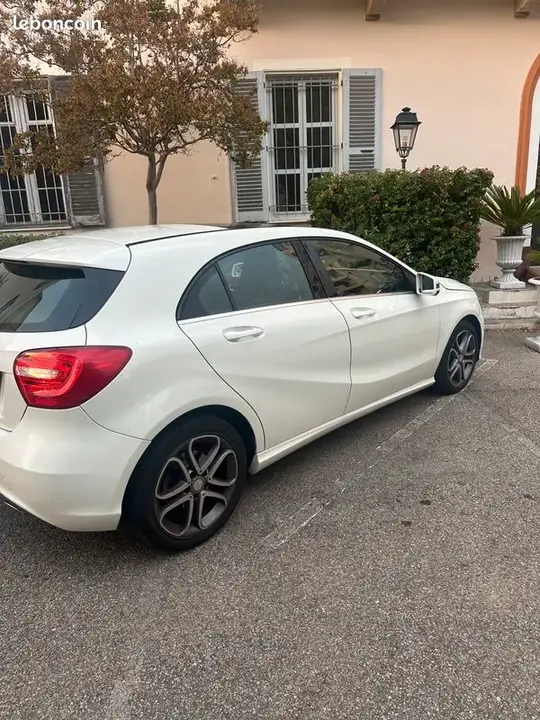 Mercedes-Benz A 2013 photo 2