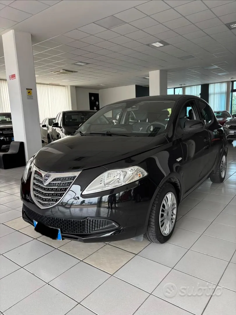 Lancia Ypsilon
