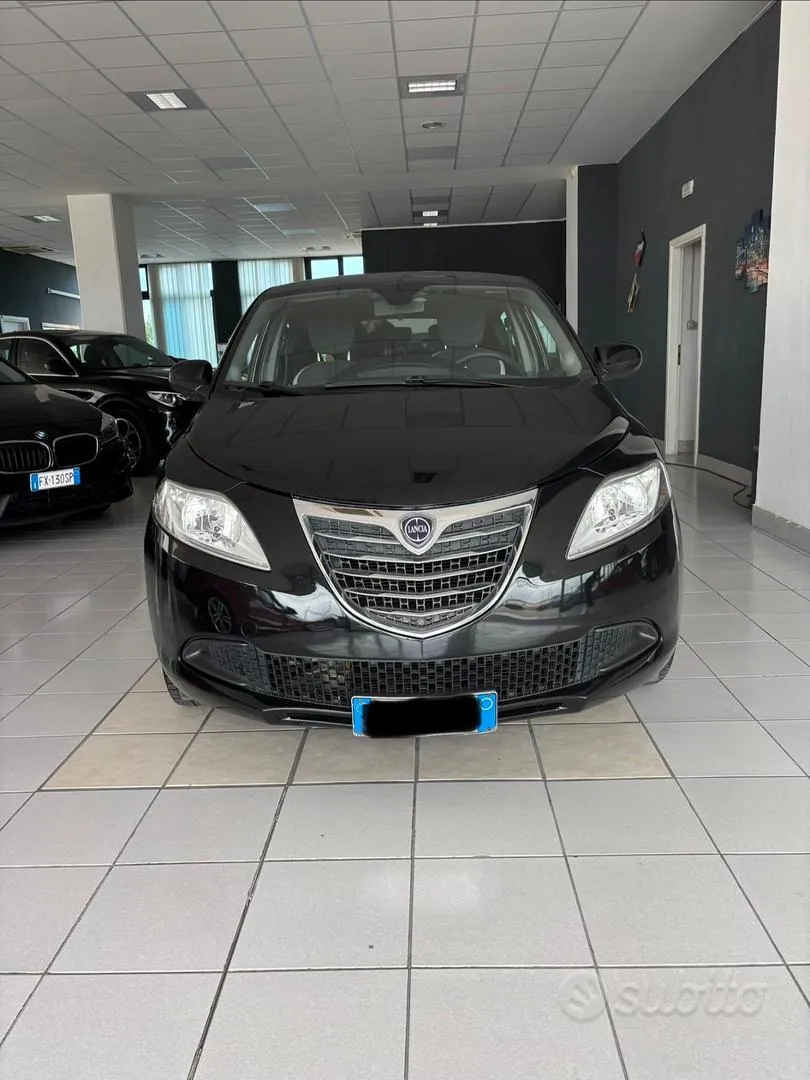 Lancia Ypsilon 2015 photo 2