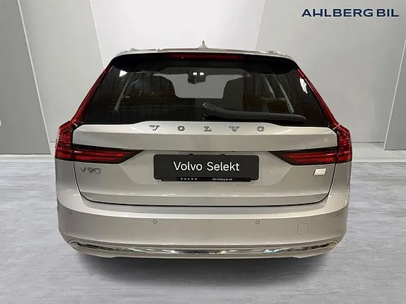 Volvo V90 2023 photo 2