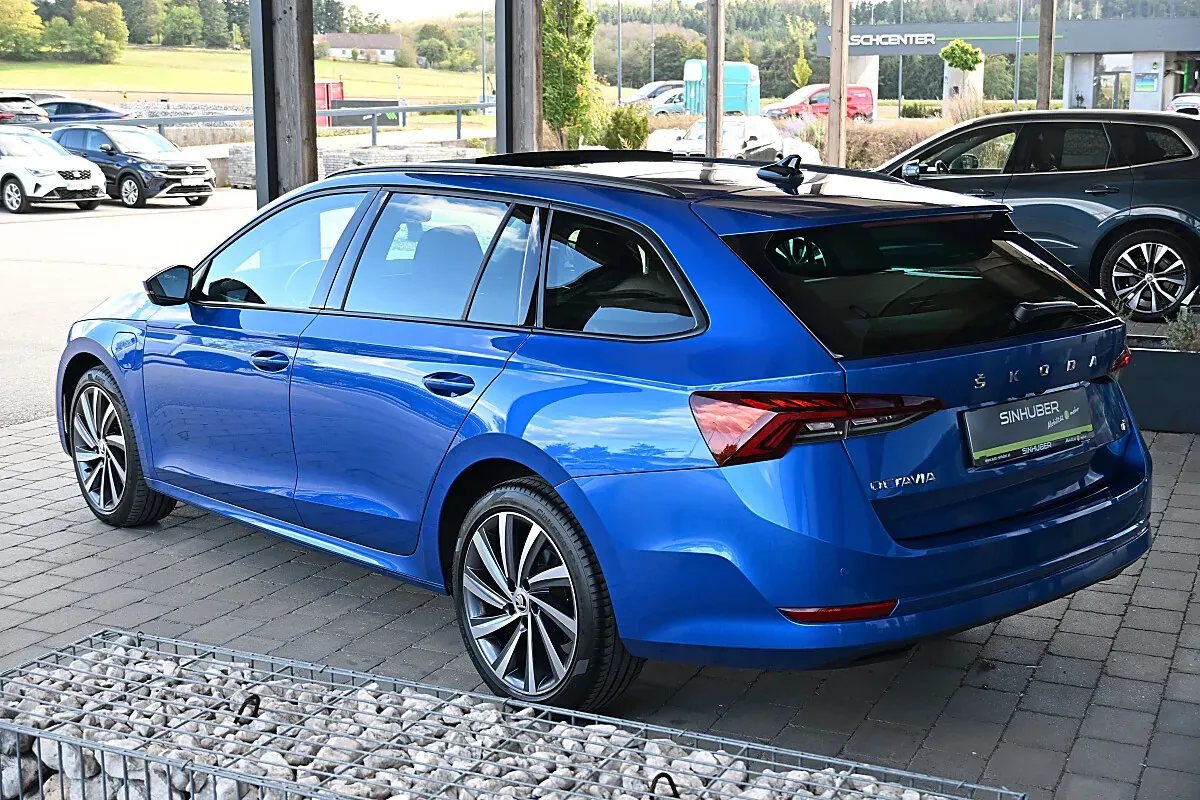 Skoda Octavia 2023 photo 3