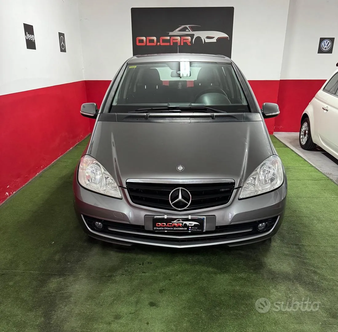 Mercedes-Benz A 160 2011 photo 2