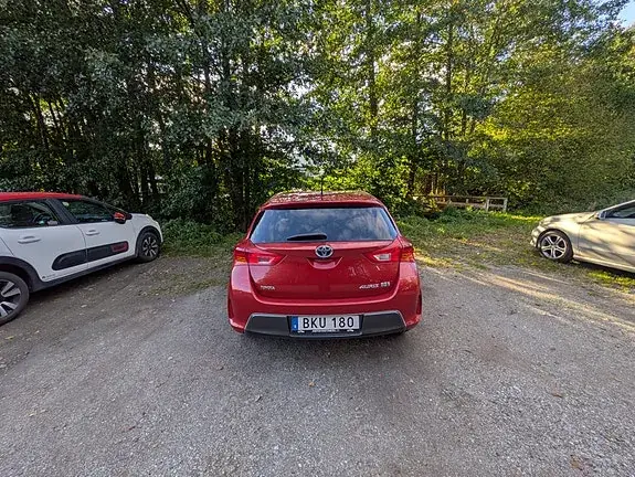 Toyota Auris 2014 photo 2