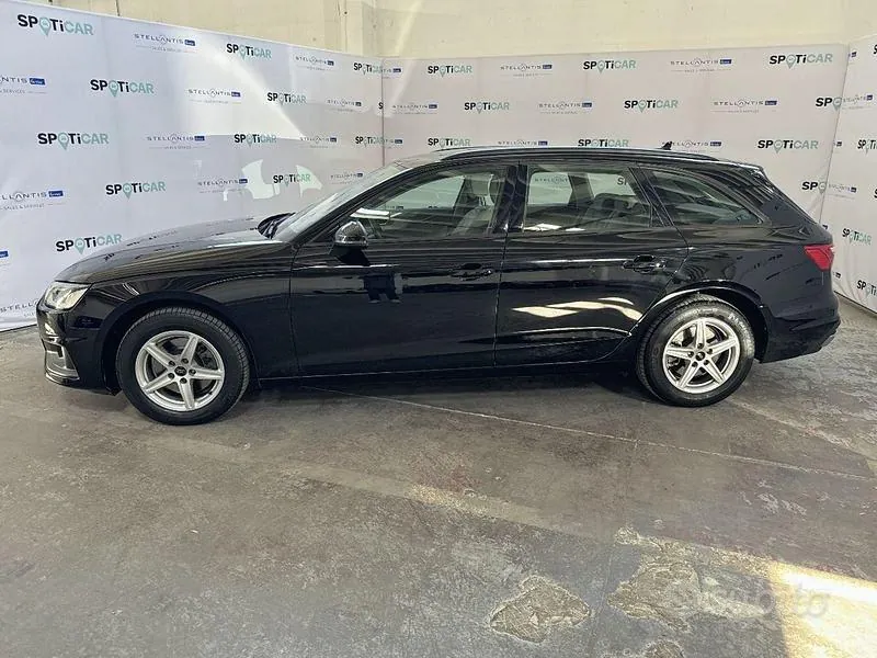 Audi A4 2021 photo 2