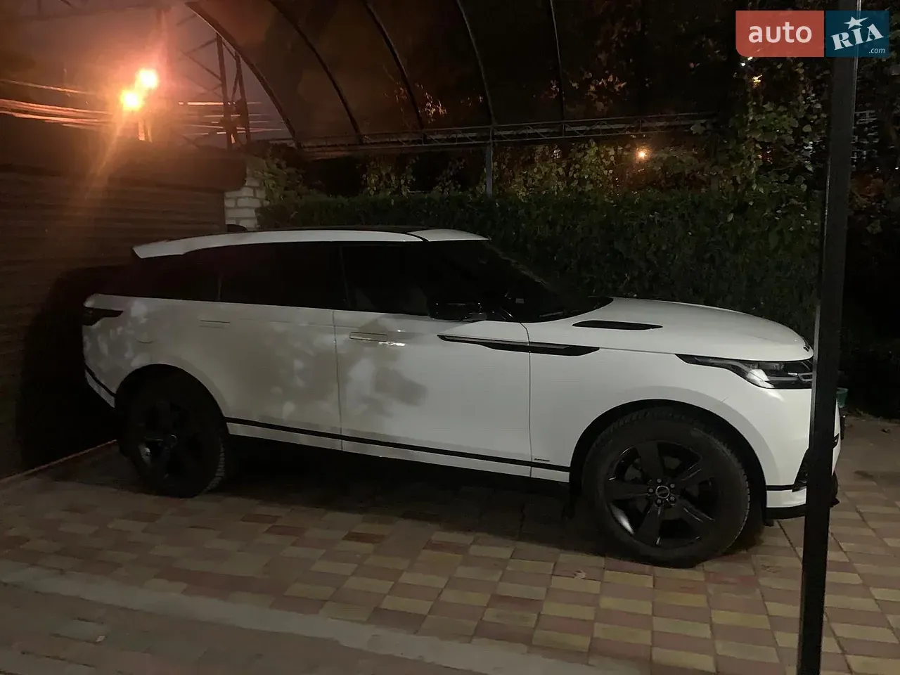 Land Rover Range Rover Velar 2017 photo 3
