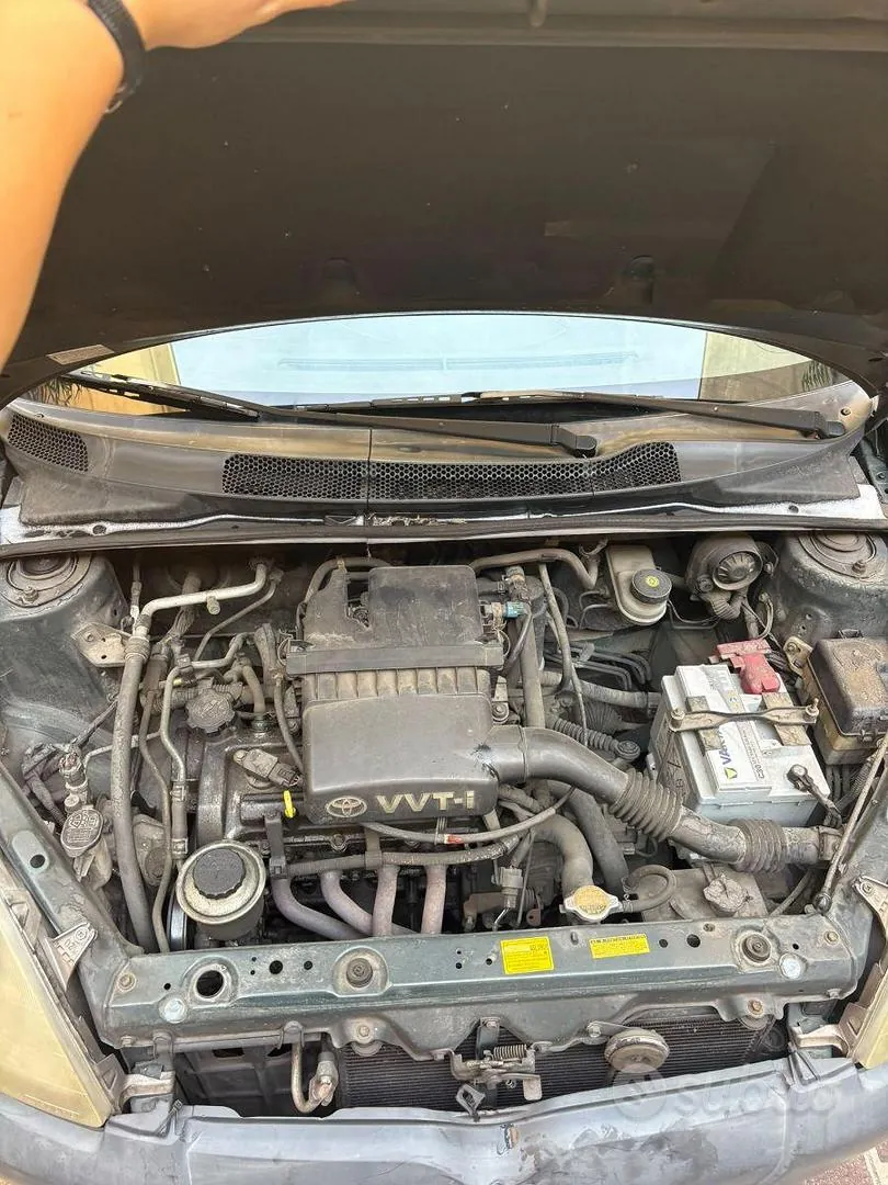 Toyota Yaris 2000 photo 3