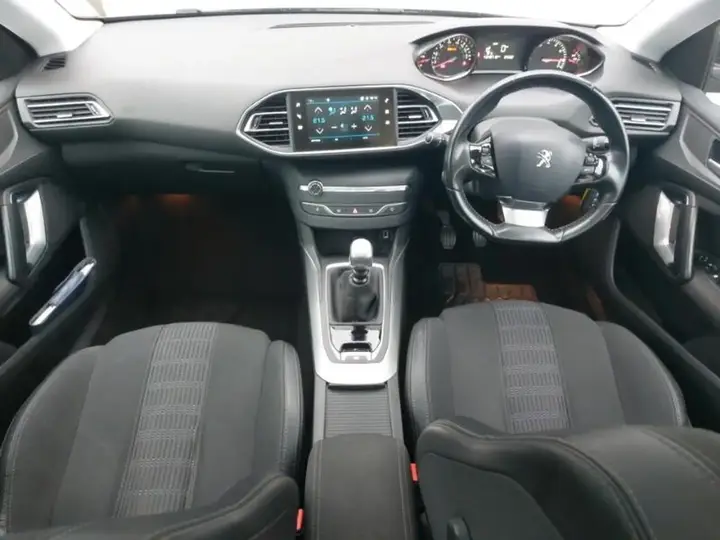 Peugeot 308 2017 photo 3