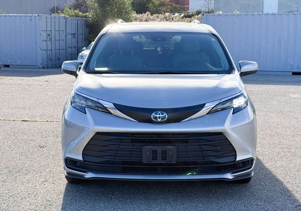 Toyota Sienna 2025 photo 3