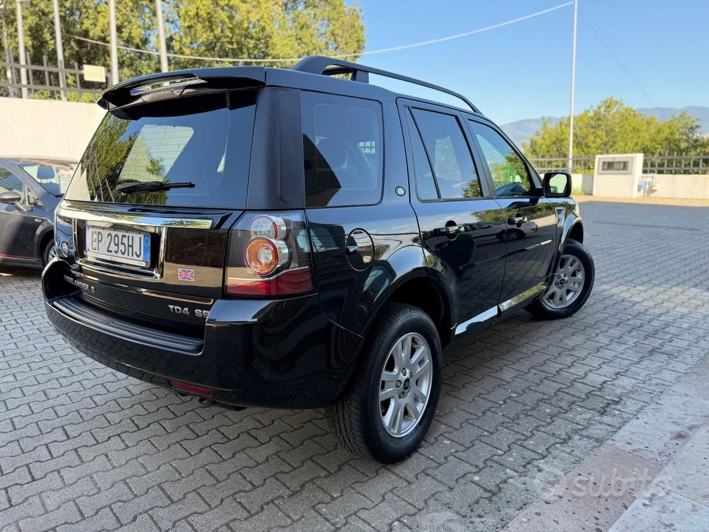 Land Rover Freelander 2013 photo 3
