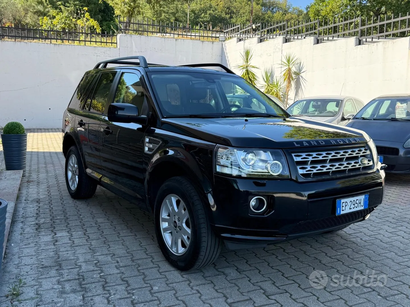 Land Rover Freelander 2013 photo 2