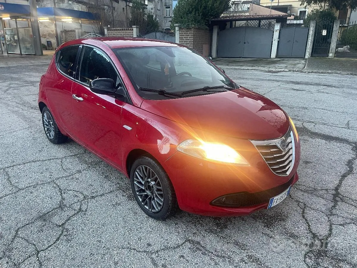 Lancia Ypsilon 2012 photo 3