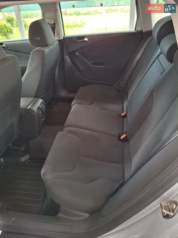 Volkswagen Passat 2010 photo 5