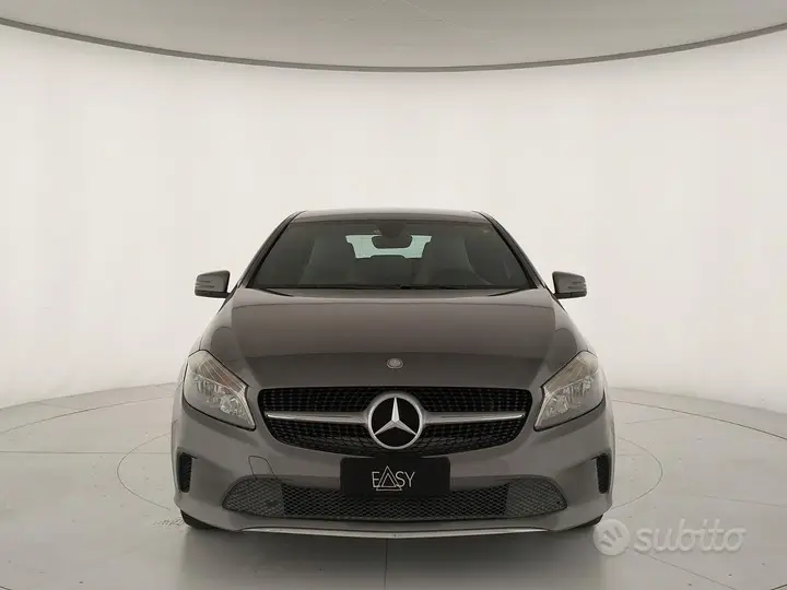 Mercedes-Benz A180D 2016 photo 3