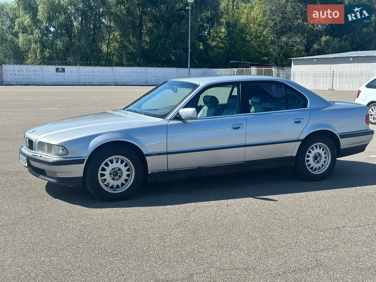 BMW 7 Series 1998 photo 2