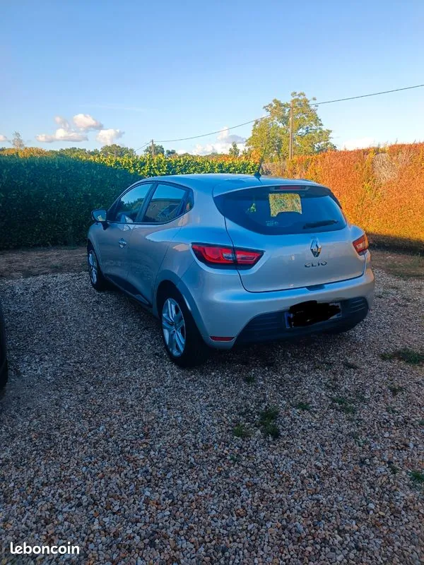 Renault Clio 2018 photo 2