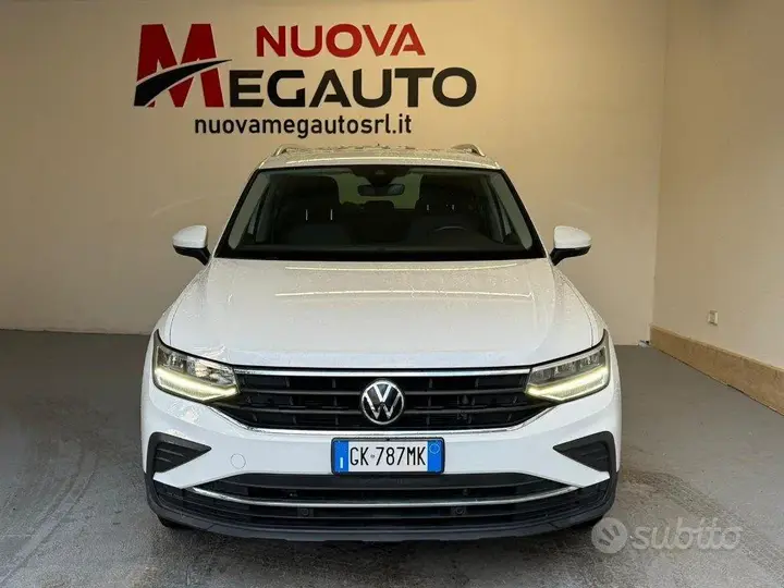 Volkswagen Tiguan 2022 photo 2