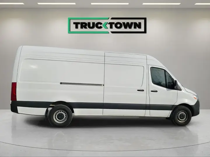 Mercedes-Benz Sprinter 2025 photo 4