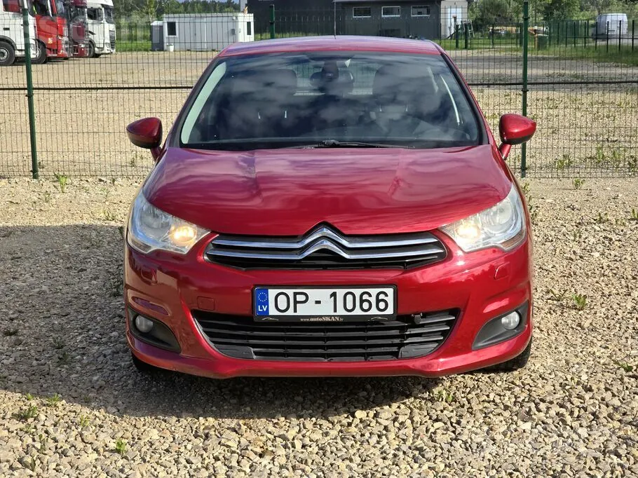 Citroen C4 2011 photo 2