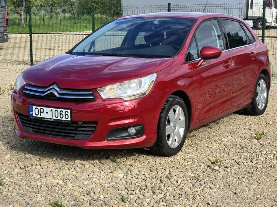 Citroen C4 2011 photo 3
