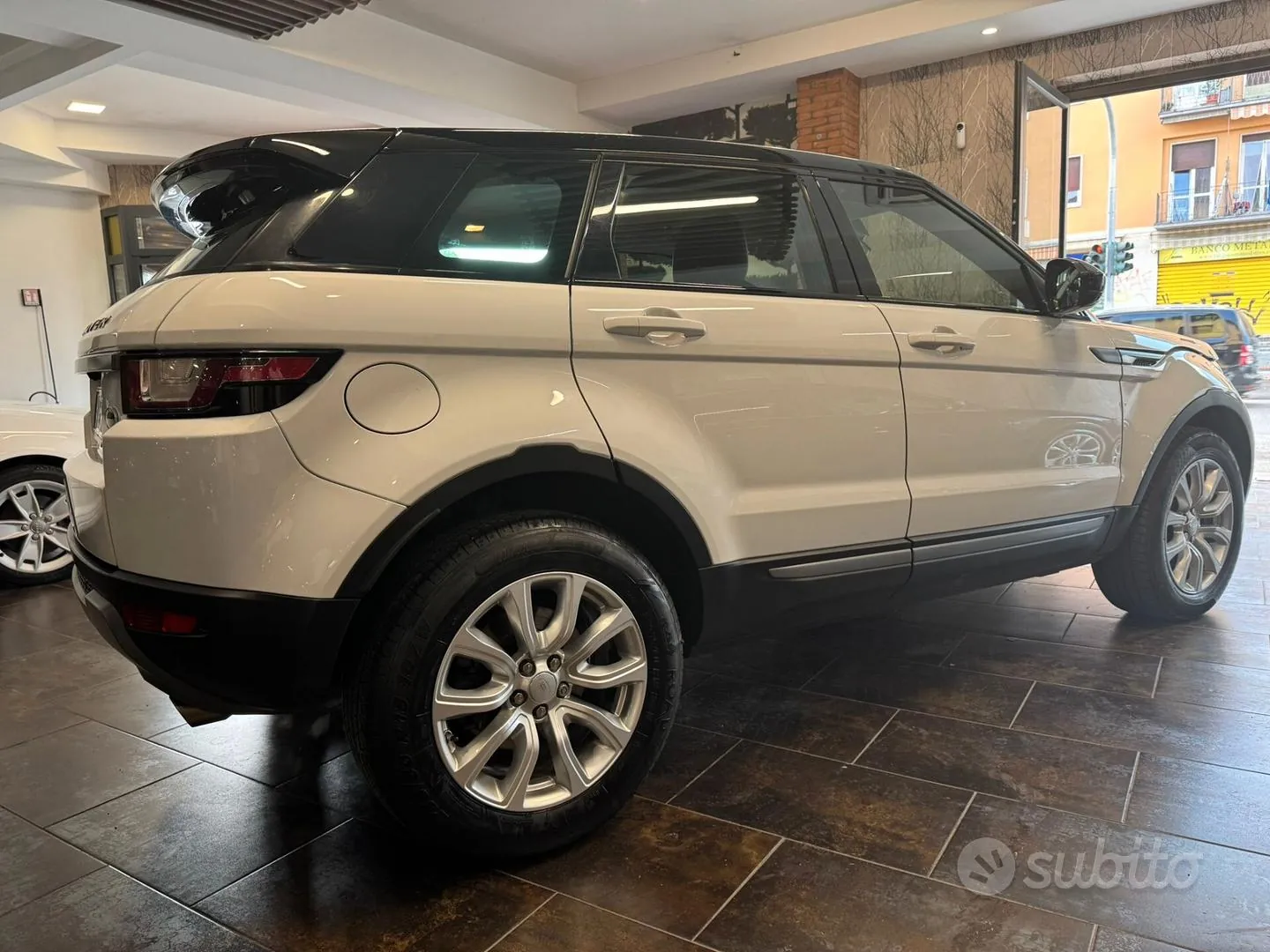 Land Rover Range Rover Evoque 2017 photo 4