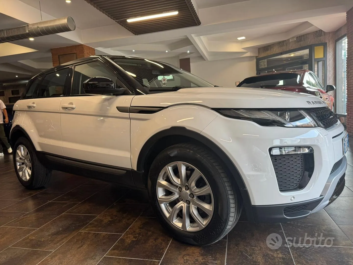 Land Rover Range Rover Evoque 2017 photo 3