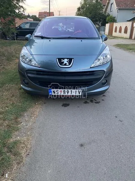 Peugeot 207 2006 photo 3