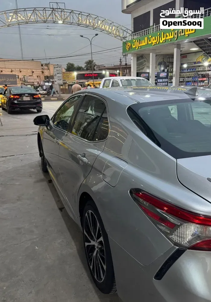 Toyota Camry 2019 photo 2