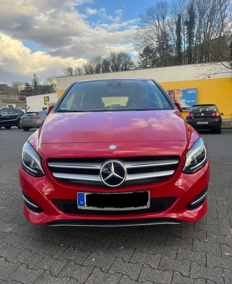 Mercedes-Benz B180