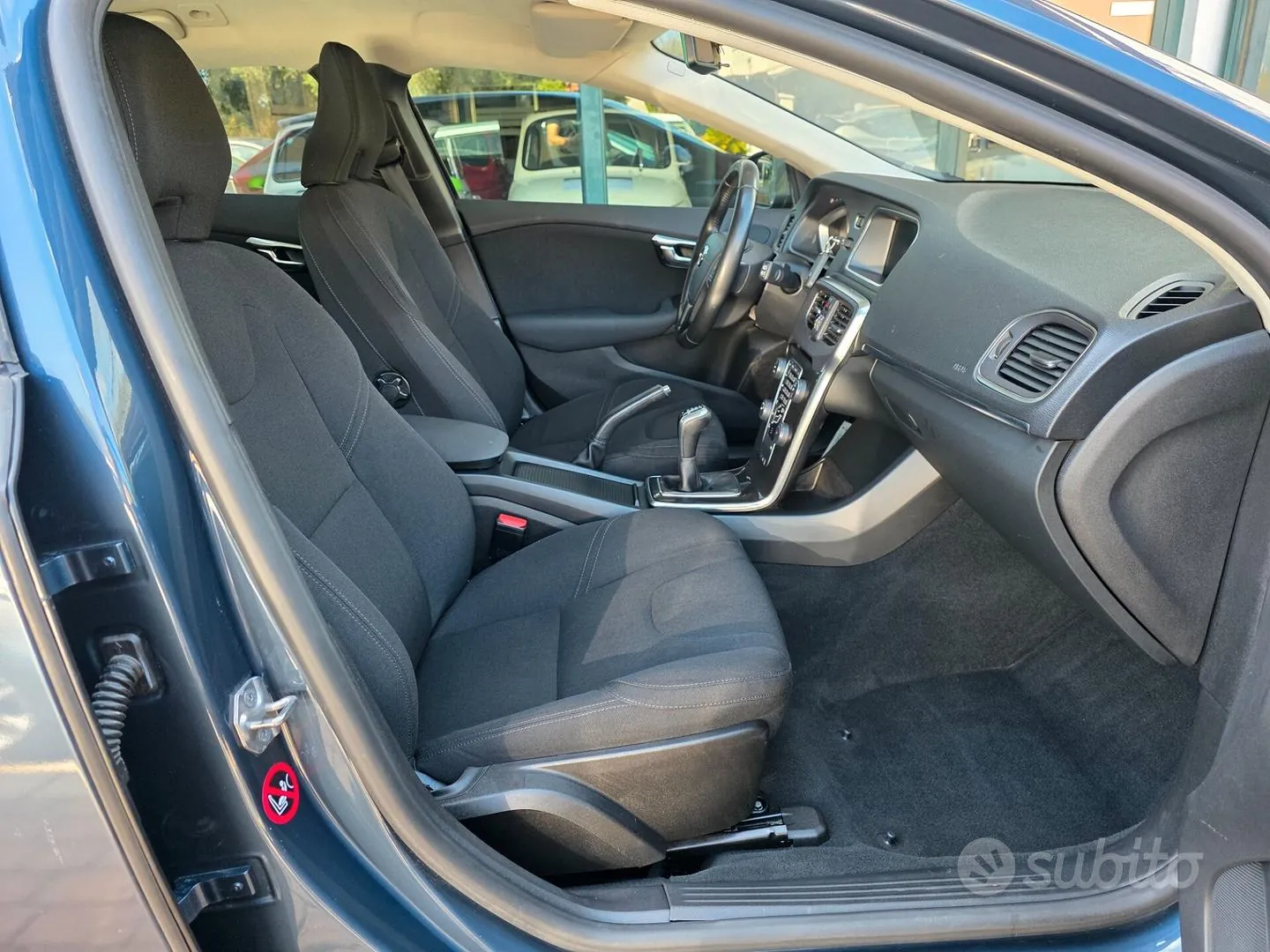 Volvo V40 2017 photo 4