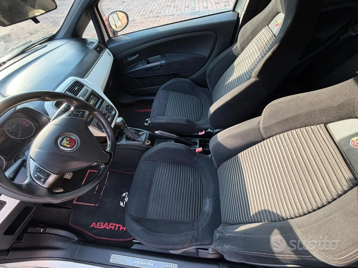 Abarth Grande Punto 2009 photo 5