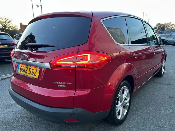 Ford S-Max 2012 photo 3
