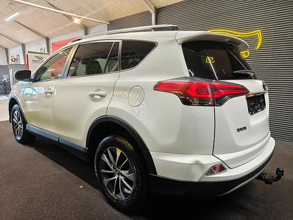 Toyota Rav4 2016 photo 3