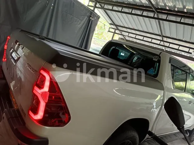 Toyota Hilux 2023 photo 3