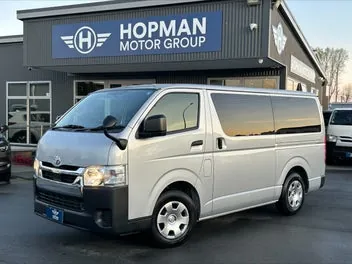 Toyota Hiace 2021 photo 2