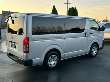 Toyota Hiace 2021 photo 4