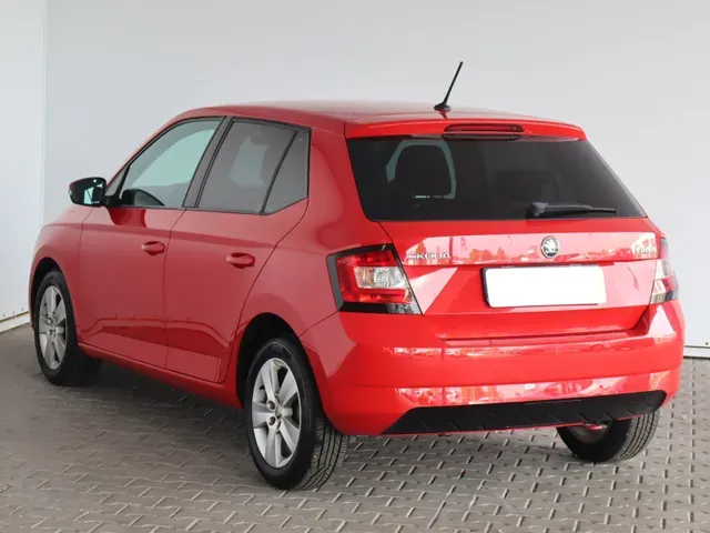 Skoda Fabia 2017 photo 3
