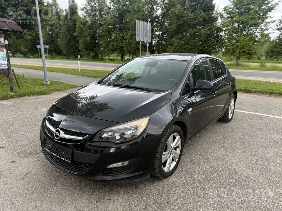 Opel Astra 2012 photo 3