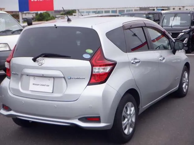 Nissan Note 2018 photo 2