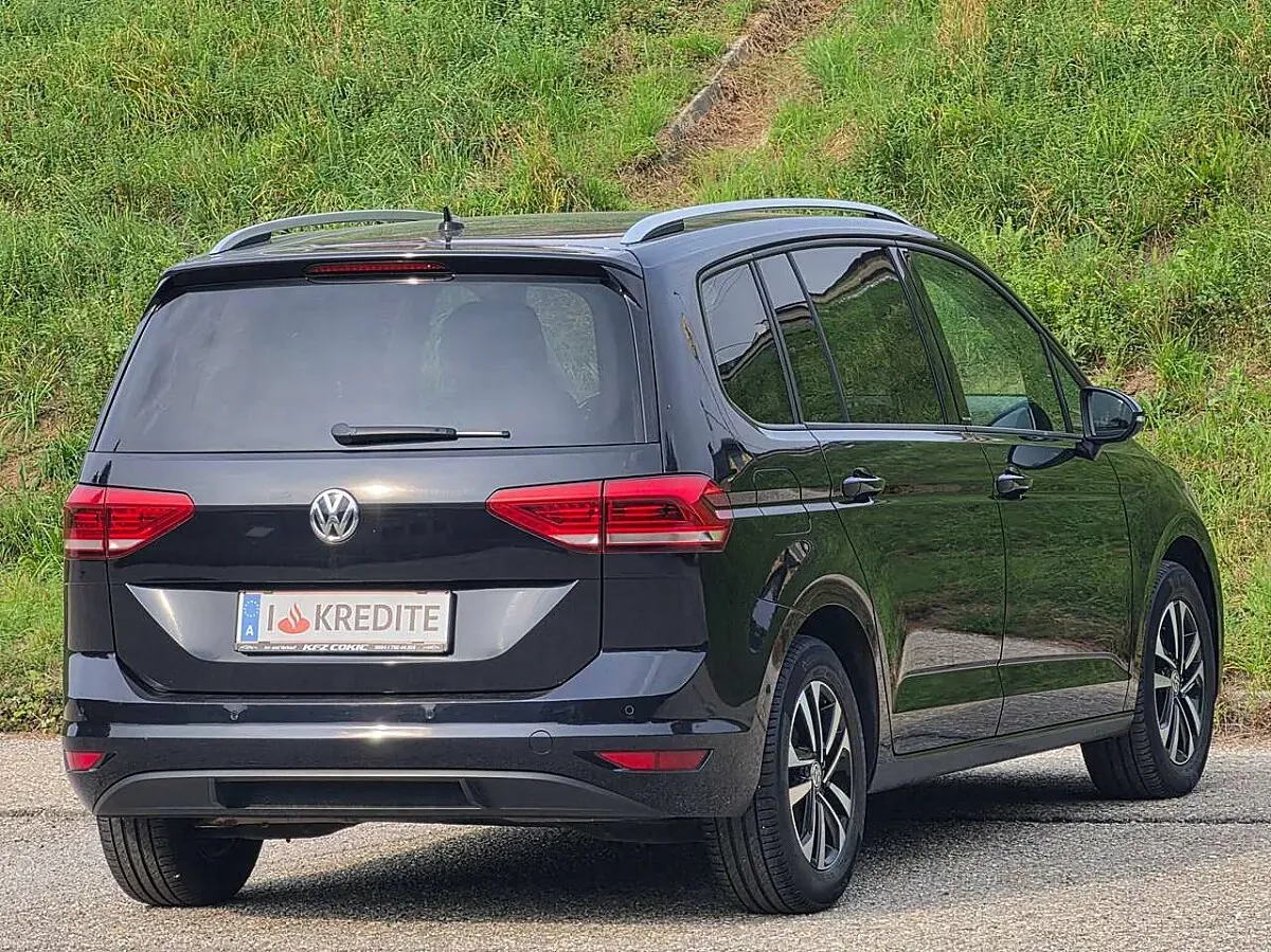 Volkswagen Touran 2019 photo 2
