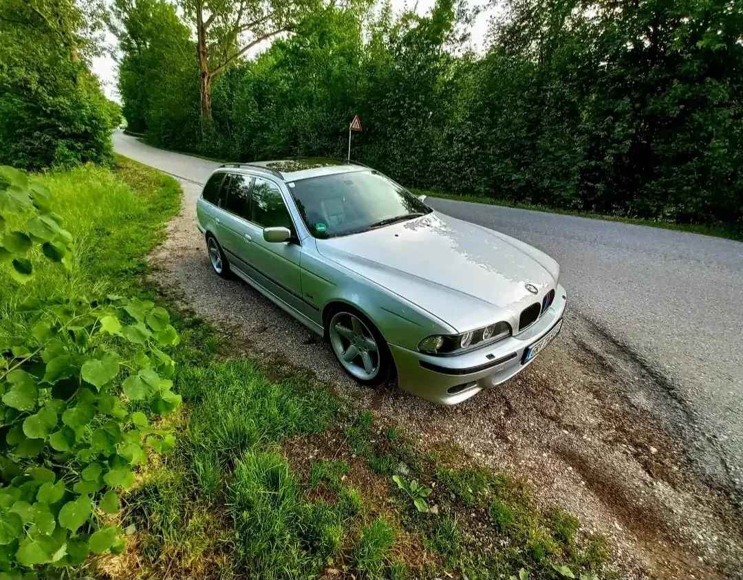 BMW 5Er-Reihe 523I Touring 1999 photo 2