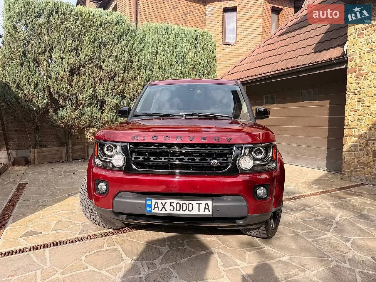 Land Rover Discovery 2014 photo 2