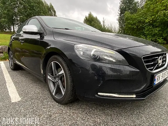 Volvo V40 2014 photo 2