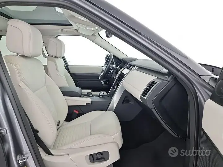Land Rover Discovery 2021 photo 3