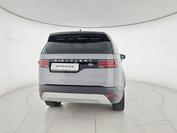 Land Rover Discovery 2021 photo 2