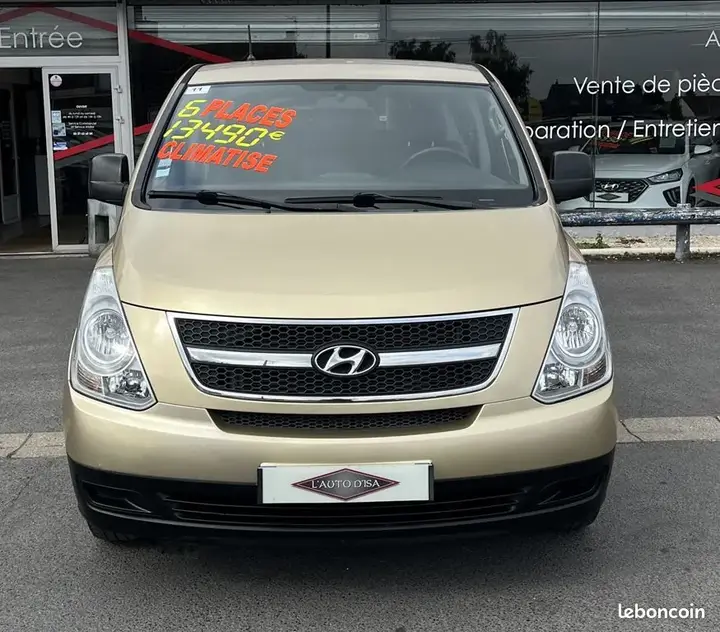 Hyundai H1 2011 photo 2
