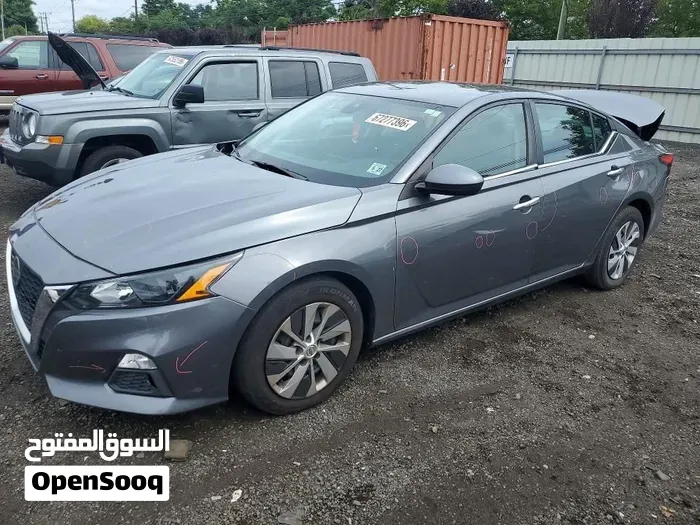 Nissan Altima 2022 photo 2
